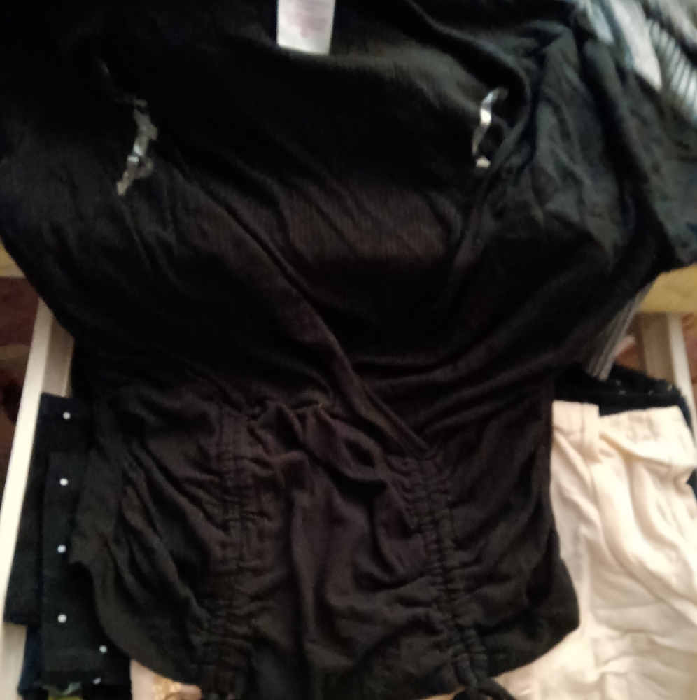 Black cotton fitted top